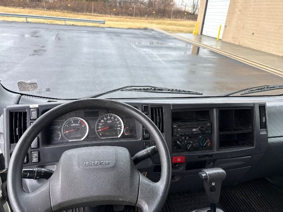 Medium Duty Box Truck-Light and Medium Duty Trucks-Isuzu-2019-NRR-Philadelphia-PA-163,013\n\t\tmiles-$ 33,750 - Image 18