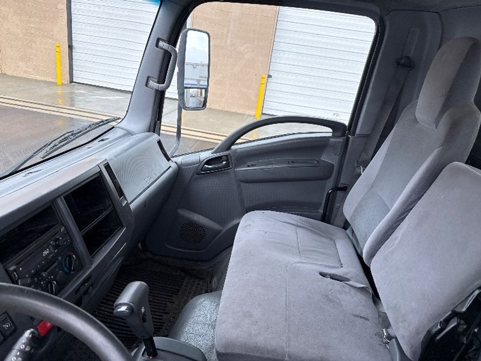 Medium Duty Box Truck-Light and Medium Duty Trucks-Isuzu-2019-NRR-Philadelphia-PA-163,013\n\t\tmiles-$ 33,750 - Image 19