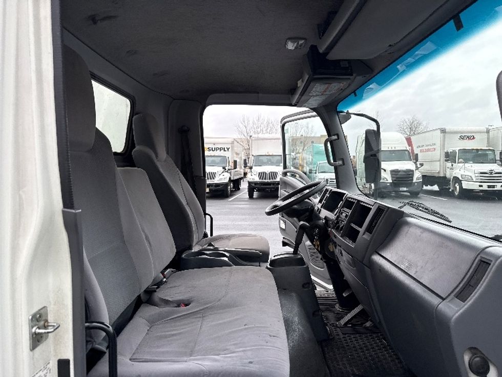 Medium Duty Box Truck-Light and Medium Duty Trucks-Isuzu-2019-NRR-Philadelphia-PA-163,013\n\t\tmiles-$ 33,750 - Image 22
