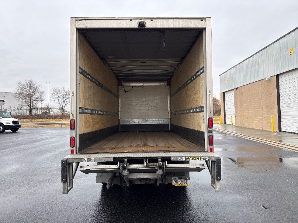 Medium Duty Box Truck-Light and Medium Duty Trucks-Isuzu-2019-NRR-Philadelphia-PA-163,013\n\t\tmiles-$ 33,750 - Image 8