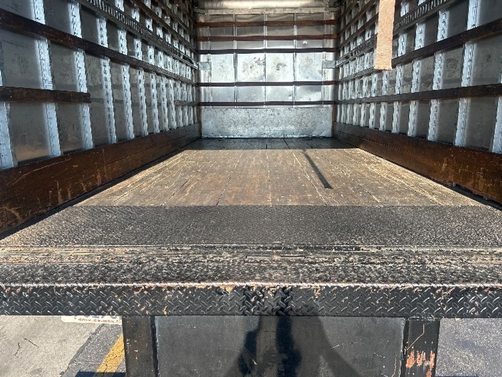 Medium Duty Box Truck-Light and Medium Duty Trucks-Isuzu-2019-NRR-Torrance-CA-109,678\n\t\tmiles-$ 43,750 - Image 10