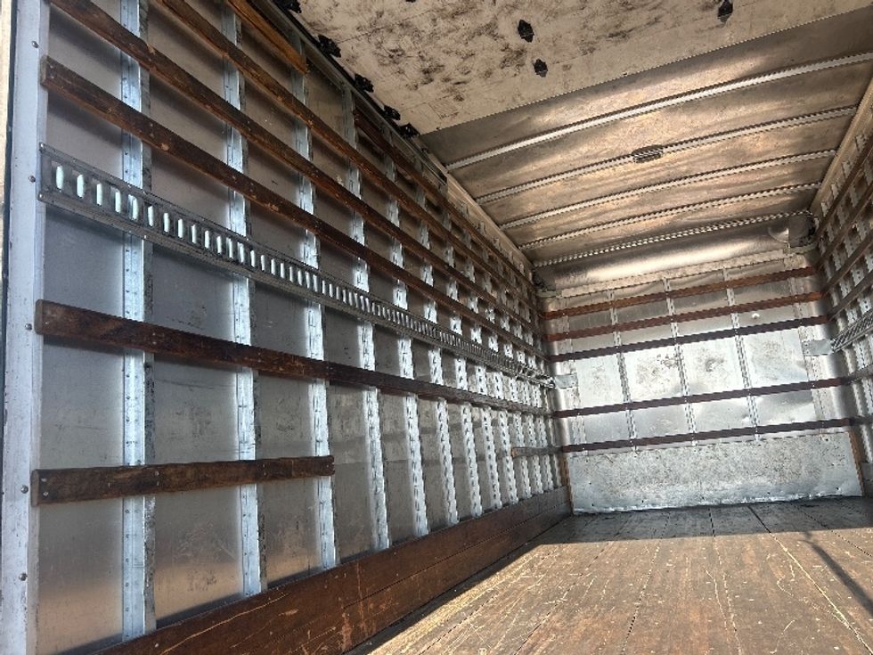 Medium Duty Box Truck-Light and Medium Duty Trucks-Isuzu-2019-NRR-Torrance-CA-109,678\n\t\tmiles-$ 43,750 - Image 11