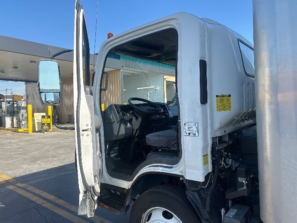 Medium Duty Box Truck-Light and Medium Duty Trucks-Isuzu-2019-NRR-Torrance-CA-109,678\n\t\tmiles-$ 43,750 - Image 16