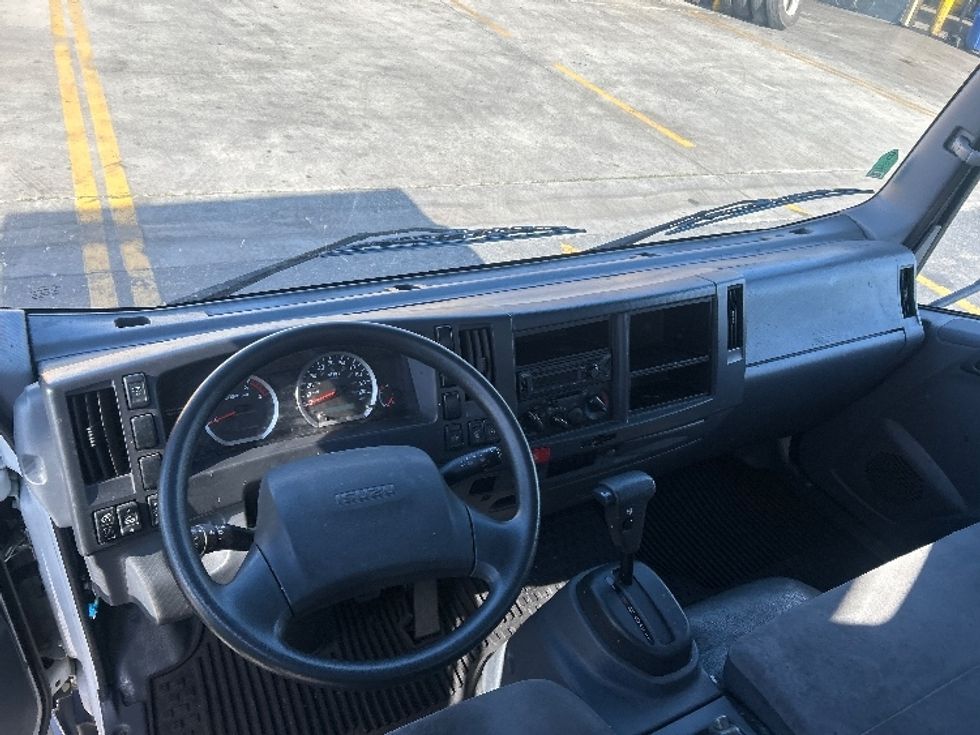 Medium Duty Box Truck-Light and Medium Duty Trucks-Isuzu-2019-NRR-Torrance-CA-109,678\n\t\tmiles-$ 43,750 - Image 17