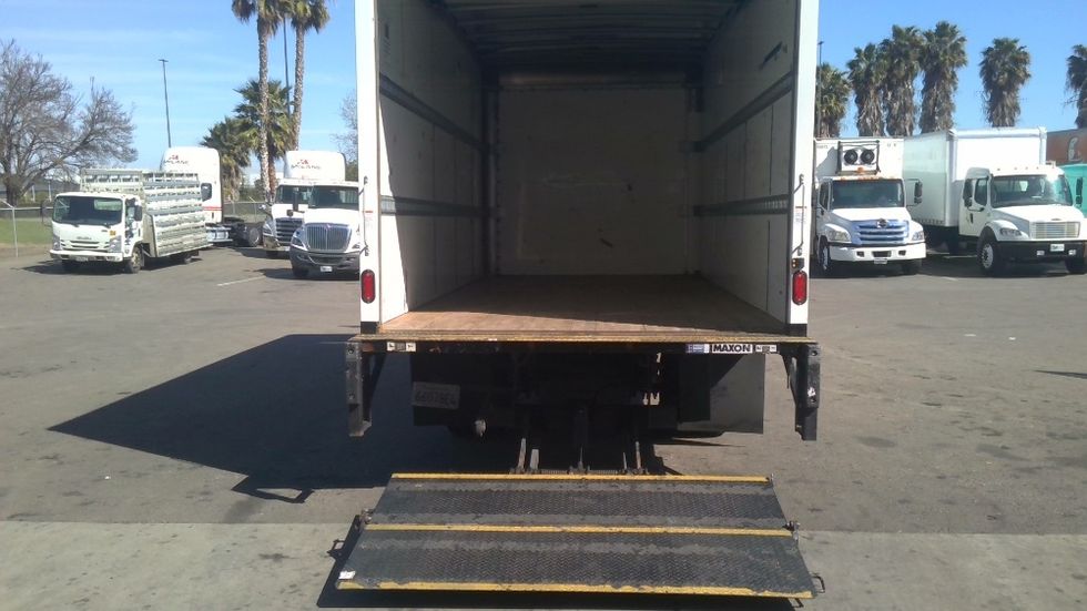 Medium Duty Box Truck-Light and Medium Duty Trucks-Isuzu-2019-NRR-Tracy-CA-111,550\n\t\tmiles-$ 44,500 - Image 10