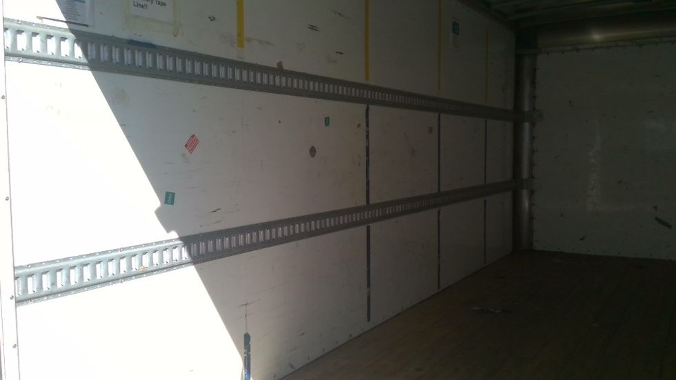 Medium Duty Box Truck-Light and Medium Duty Trucks-Isuzu-2019-NRR-Tracy-CA-111,550\n\t\tmiles-$ 44,500 - Image 11