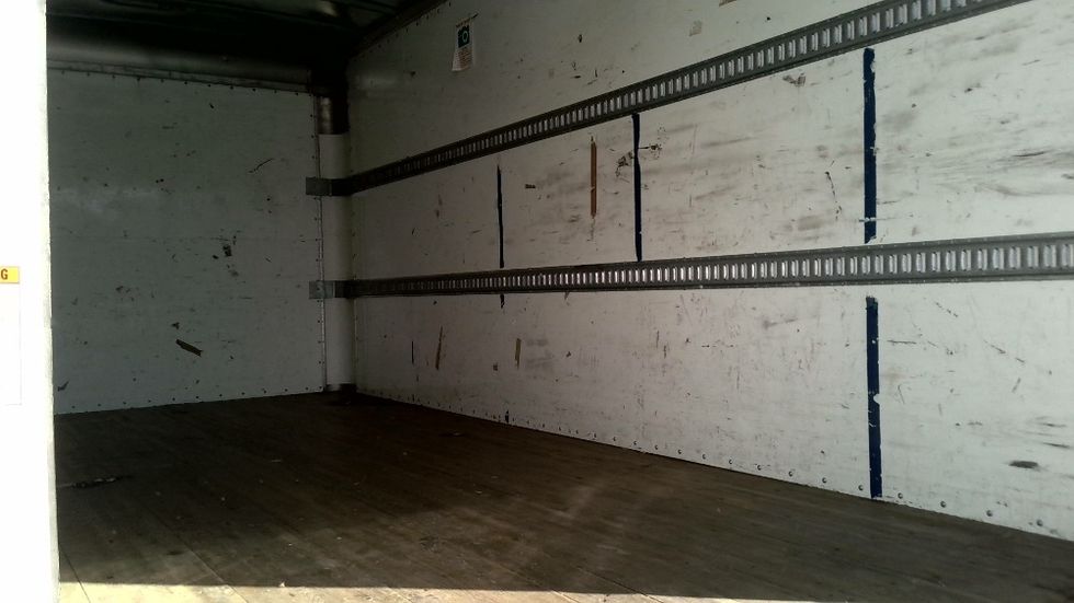 Medium Duty Box Truck-Light and Medium Duty Trucks-Isuzu-2019-NRR-Tracy-CA-111,550\n\t\tmiles-$ 44,500 - Image 12