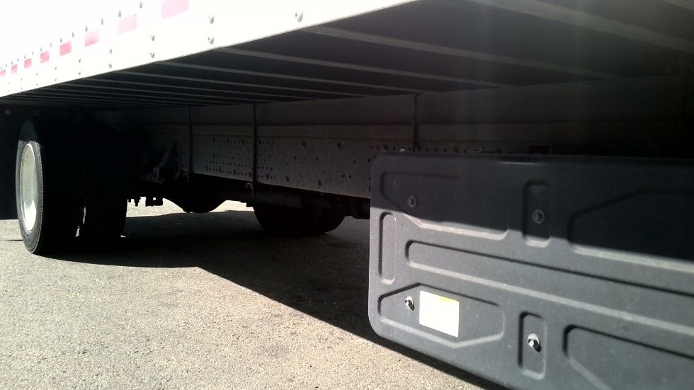 Medium Duty Box Truck-Light and Medium Duty Trucks-Isuzu-2019-NRR-Tracy-CA-111,550\n\t\tmiles-$ 44,500 - Image 14