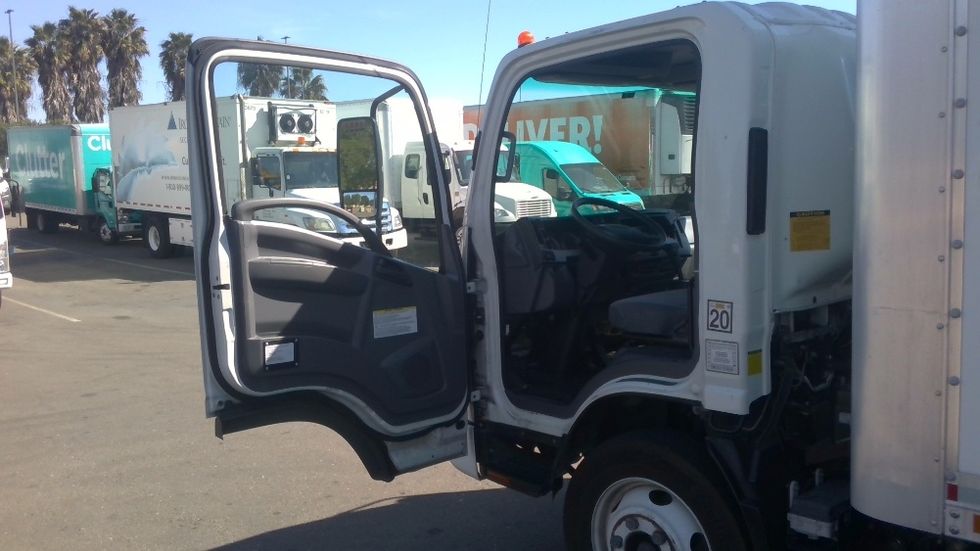 Medium Duty Box Truck-Light and Medium Duty Trucks-Isuzu-2019-NRR-Tracy-CA-111,550\n\t\tmiles-$ 44,500 - Image 16