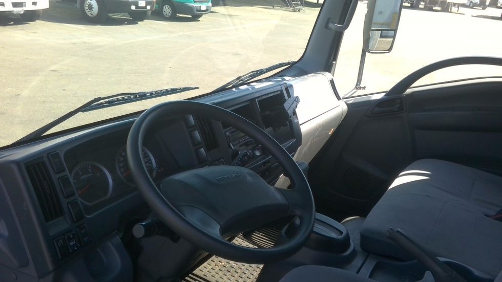 Medium Duty Box Truck-Light and Medium Duty Trucks-Isuzu-2019-NRR-Tracy-CA-111,550\n\t\tmiles-$ 44,500 - Image 17