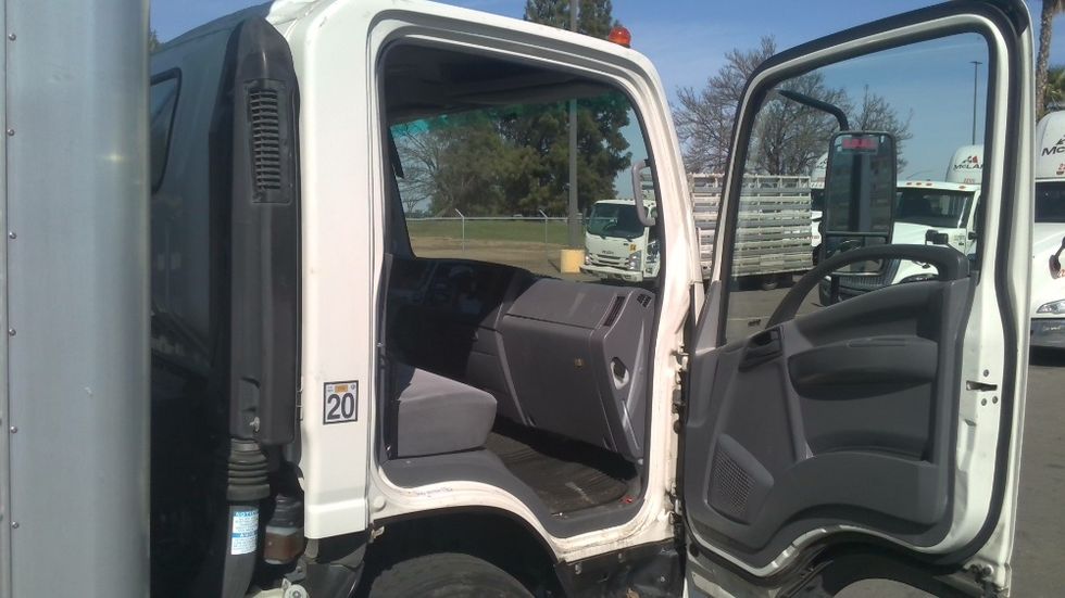 Medium Duty Box Truck-Light and Medium Duty Trucks-Isuzu-2019-NRR-Tracy-CA-111,550\n\t\tmiles-$ 44,500 - Image 20