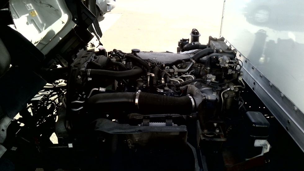 Medium Duty Box Truck-Light and Medium Duty Trucks-Isuzu-2019-NRR-Tracy-CA-111,550\n\t\tmiles-$ 44,500 - Image 24