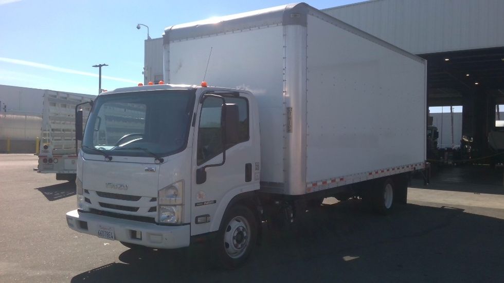 Medium Duty Box Truck-Light and Medium Duty Trucks-Isuzu-2019-NRR-Tracy-CA-111,550\n\t\tmiles-$ 44,500 - Image 3