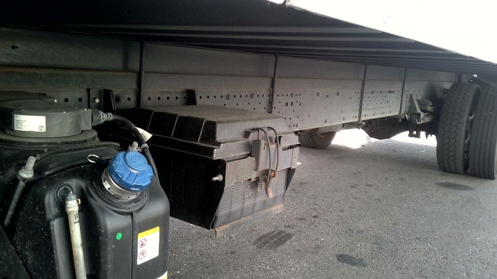 Medium Duty Box Truck-Light and Medium Duty Trucks-Isuzu-2019-NRR-Tracy-CA-111,550\n\t\tmiles-$ 44,500 - Image 5