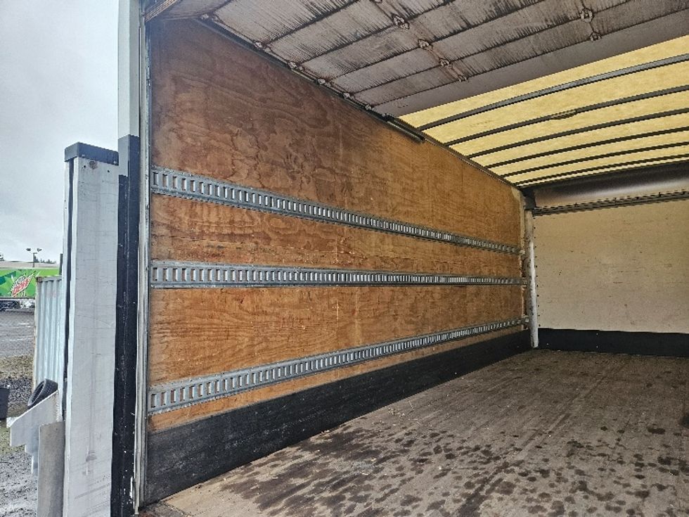 Medium Duty Box Truck-Light and Medium Duty Trucks-Isuzu-2019-NRR-Tumwater-WA-204,537\n\t\tmiles-$ 17,750 - Image 11