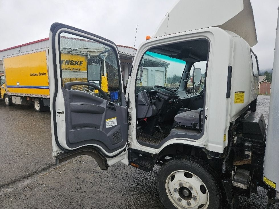Medium Duty Box Truck-Light and Medium Duty Trucks-Isuzu-2019-NRR-Tumwater-WA-204,537\n\t\tmiles-$ 17,750 - Image 16