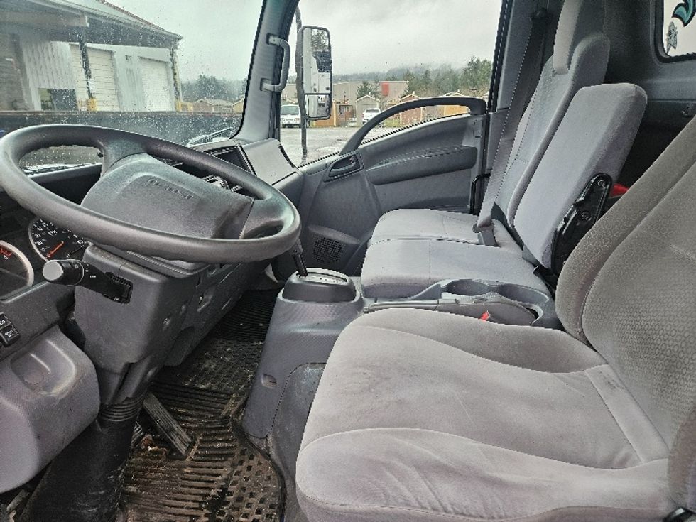 Medium Duty Box Truck-Light and Medium Duty Trucks-Isuzu-2019-NRR-Tumwater-WA-204,537\n\t\tmiles-$ 17,750 - Image 19