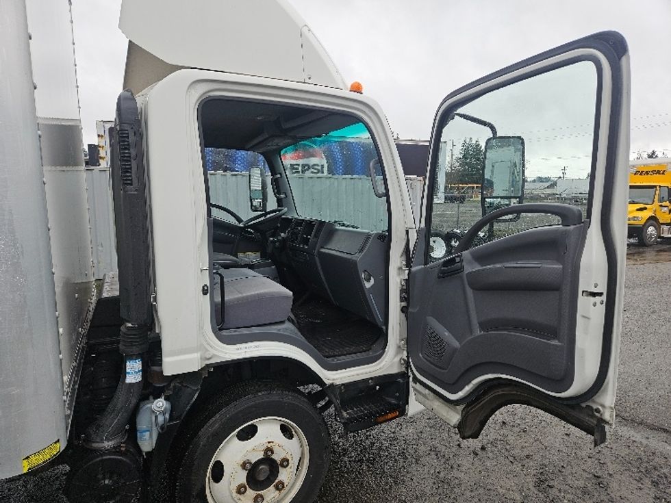 Medium Duty Box Truck-Light and Medium Duty Trucks-Isuzu-2019-NRR-Tumwater-WA-204,537\n\t\tmiles-$ 17,750 - Image 20