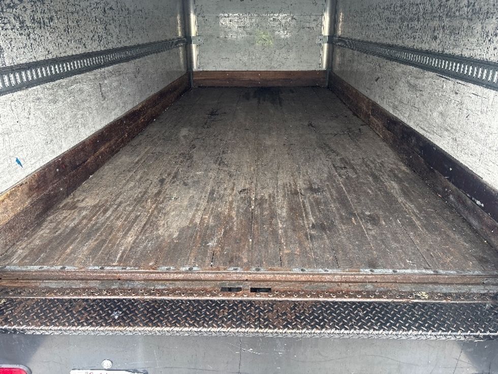 Medium Duty Box Truck-Light and Medium Duty Trucks-Isuzu-2019-NRR-West Sacramento-CA-216,692\n\t\tmiles-$ 24,000 - Image 10