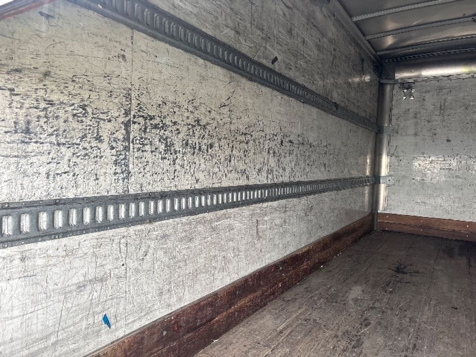 Medium Duty Box Truck-Light and Medium Duty Trucks-Isuzu-2019-NRR-West Sacramento-CA-216,692\n\t\tmiles-$ 24,000 - Image 11