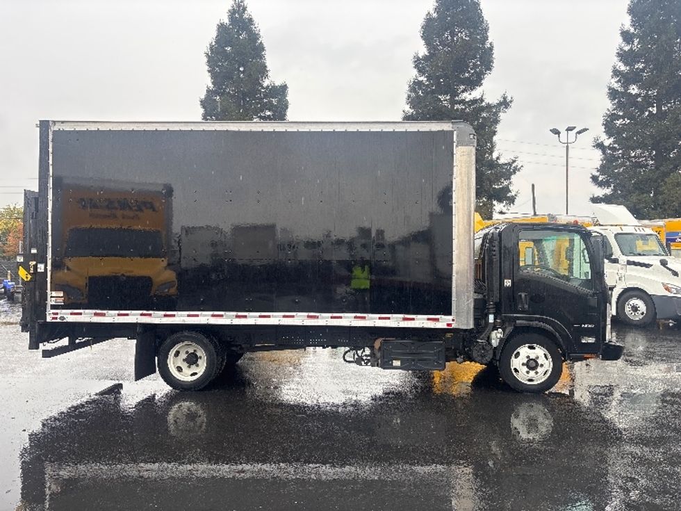 Medium Duty Box Truck-Light and Medium Duty Trucks-Isuzu-2019-NRR-West Sacramento-CA-216,692\n\t\tmiles-$ 24,000 - Image 15