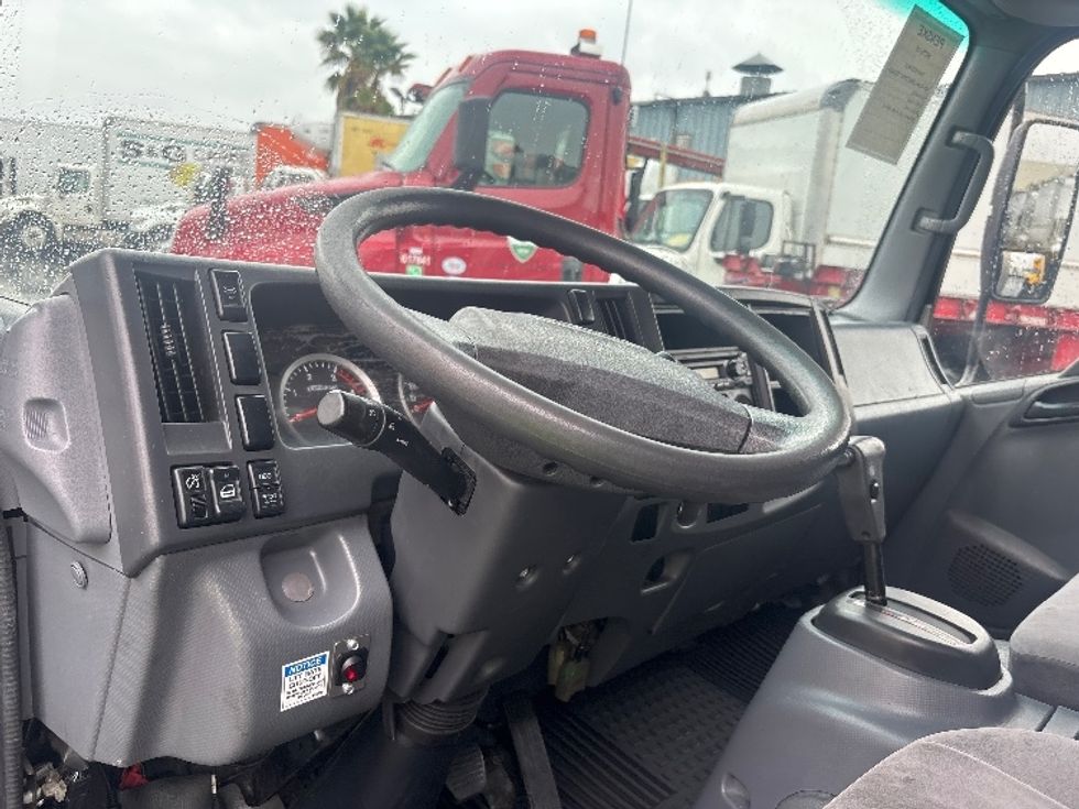 Medium Duty Box Truck-Light and Medium Duty Trucks-Isuzu-2019-NRR-West Sacramento-CA-216,692\n\t\tmiles-$ 24,000 - Image 16