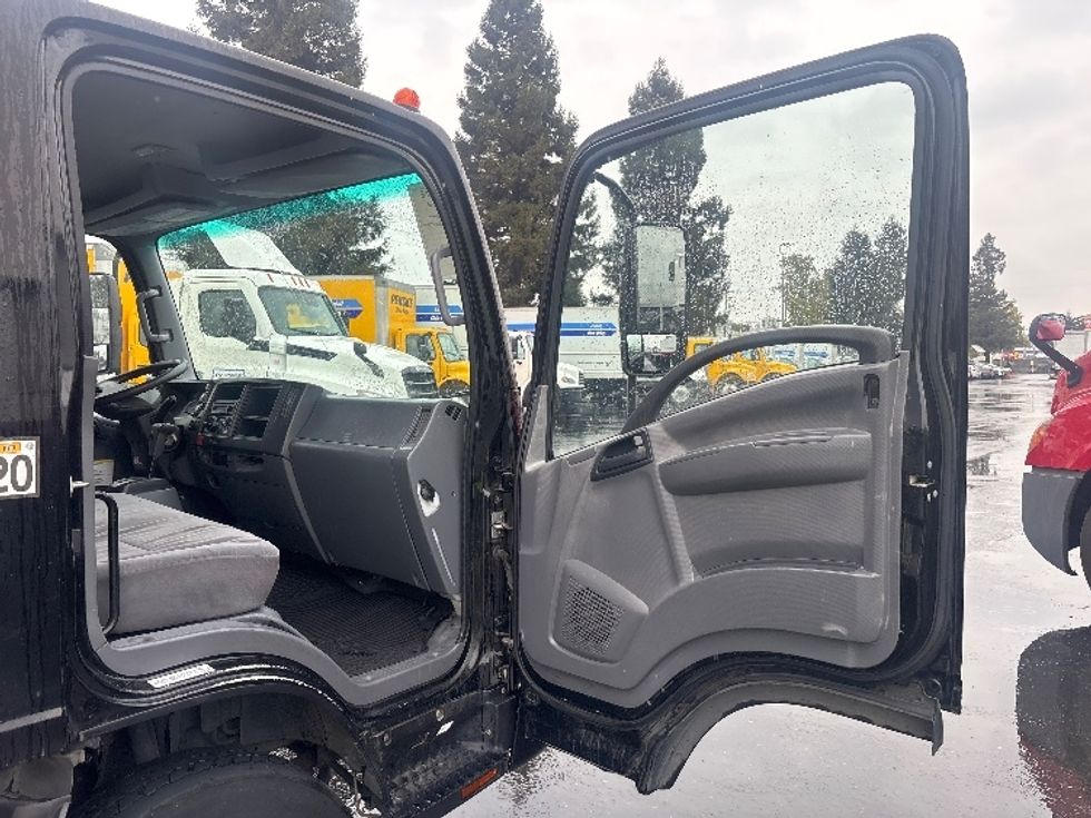 Medium Duty Box Truck-Light and Medium Duty Trucks-Isuzu-2019-NRR-West Sacramento-CA-216,692\n\t\tmiles-$ 24,000 - Image 18