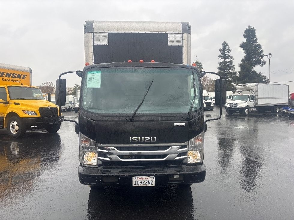 Medium Duty Box Truck-Light and Medium Duty Trucks-Isuzu-2019-NRR-West Sacramento-CA-216,692\n\t\tmiles-$ 24,000 - Image 2