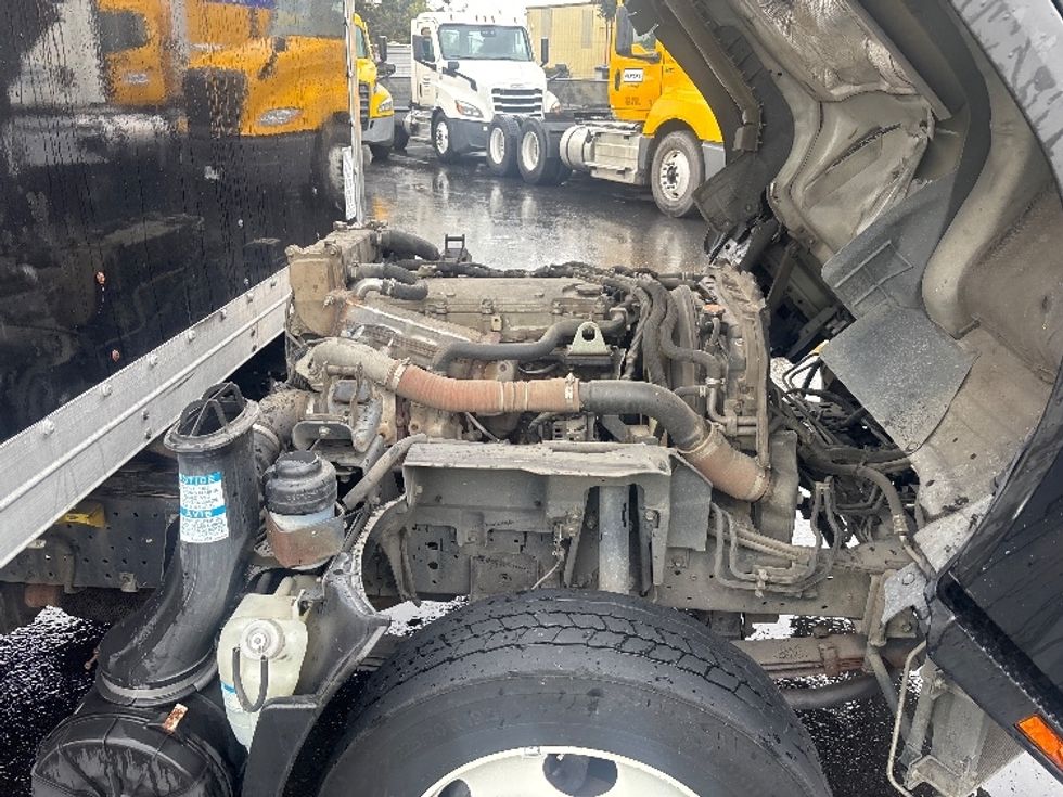 Medium Duty Box Truck-Light and Medium Duty Trucks-Isuzu-2019-NRR-West Sacramento-CA-216,692\n\t\tmiles-$ 24,000 - Image 21