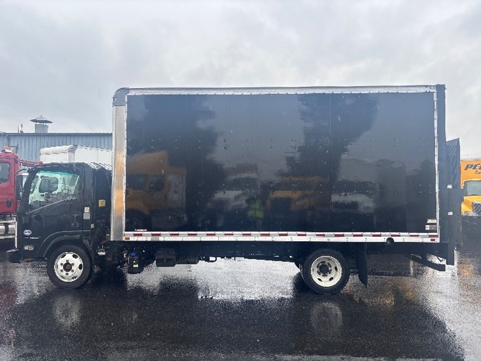 Medium Duty Box Truck-Light and Medium Duty Trucks-Isuzu-2019-NRR-West Sacramento-CA-216,692\n\t\tmiles-$ 24,000 - Image 4