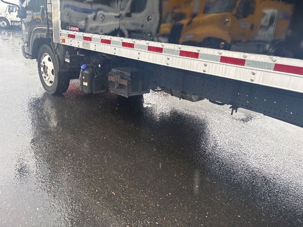 Medium Duty Box Truck-Light and Medium Duty Trucks-Isuzu-2019-NRR-West Sacramento-CA-216,692\n\t\tmiles-$ 24,000 - Image 5