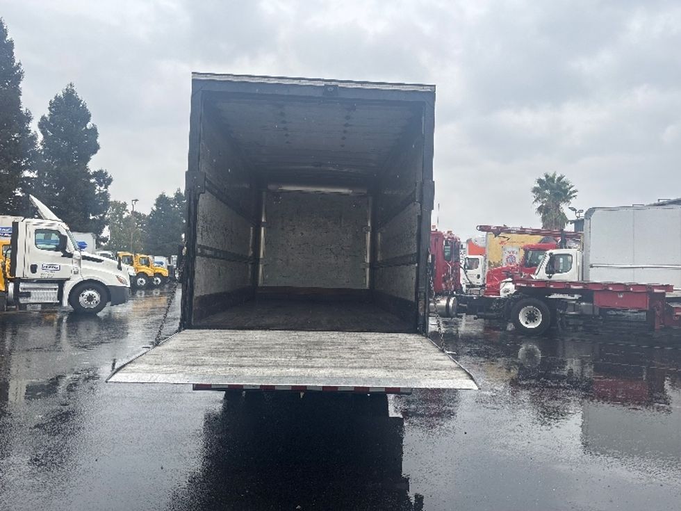Medium Duty Box Truck-Light and Medium Duty Trucks-Isuzu-2019-NRR-West Sacramento-CA-216,692\n\t\tmiles-$ 24,000 - Image 8