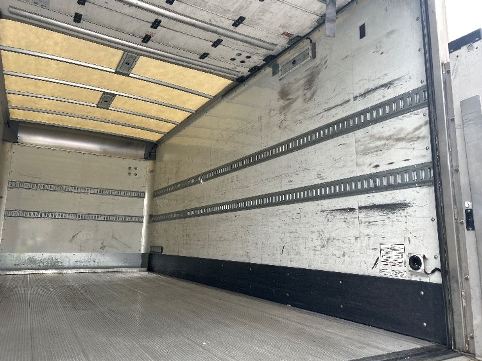 Medium Duty Box Truck-Light and Medium Duty Trucks-Isuzu-2020-FTR-Fontana-CA-91,744\n\t\tmiles-$ 55,250 - Image 12