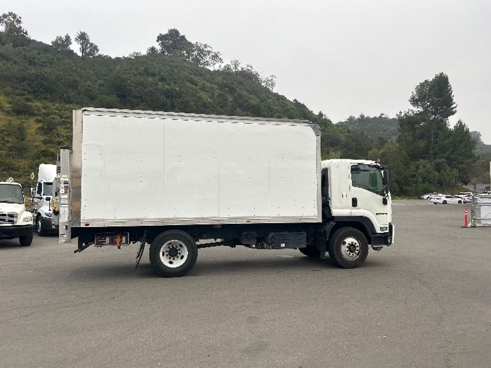 Medium Duty Box Truck-Light and Medium Duty Trucks-Isuzu-2020-FTR-Fontana-CA-91,744\n\t\tmiles-$ 55,250 - Image 15