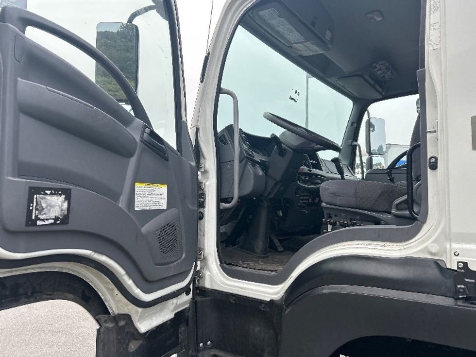 Medium Duty Box Truck-Light and Medium Duty Trucks-Isuzu-2020-FTR-Fontana-CA-91,744\n\t\tmiles-$ 55,250 - Image 16