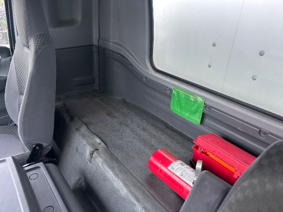 Medium Duty Box Truck-Light and Medium Duty Trucks-Isuzu-2020-FTR-Fontana-CA-91,744\n\t\tmiles-$ 55,250 - Image 25