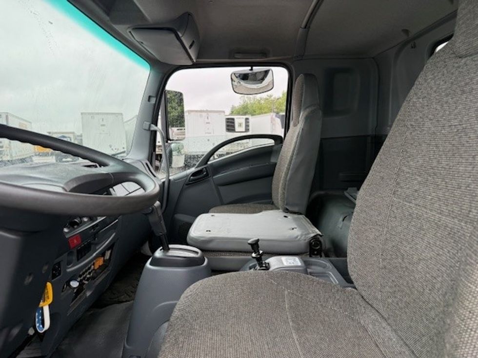 Medium Duty Box Truck-Light and Medium Duty Trucks-Isuzu-2020-FTR-Oakwood Village-OH-94,263\n\t\tmiles-$ 62,250 - Image 16