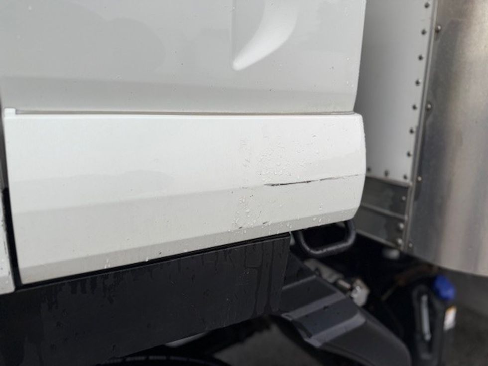 Medium Duty Box Truck-Light and Medium Duty Trucks-Isuzu-2020-FTR-Oakwood Village-OH-94,263\n\t\tmiles-$ 62,250 - Image 19