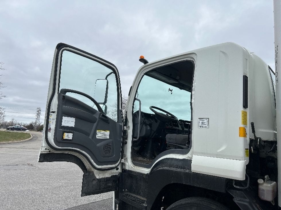 Medium Duty Box Truck-Light and Medium Duty Trucks-Isuzu-2020-FTR-Rochester-NY-82,822\n\t\tmiles-$ 47,500 - Image 16