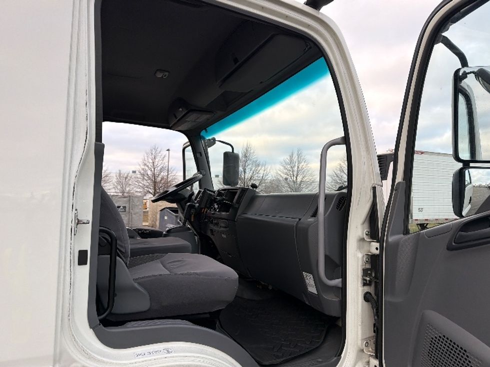 Medium Duty Box Truck-Light and Medium Duty Trucks-Isuzu-2020-FTR-Sturtevant-WI-182,527\n\t\tmiles-$ 47,500 - Image 20