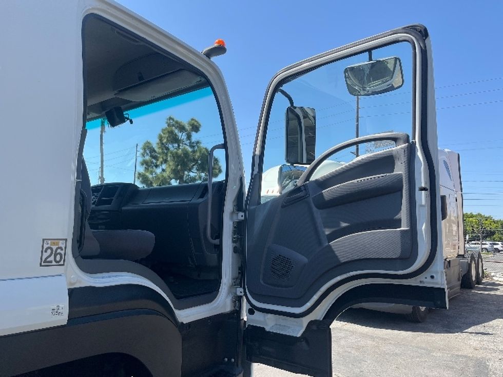 Medium Duty Box Truck-Light and Medium Duty Trucks-Isuzu-2020-FTR-Torrance-CA-34,243\n\t\tmiles-$ 62,250 - Image 20