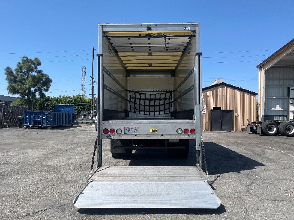 Medium Duty Box Truck-Light and Medium Duty Trucks-Isuzu-2020-FTR-Torrance-CA-34,243\n\t\tmiles-$ 62,250 - Image 9