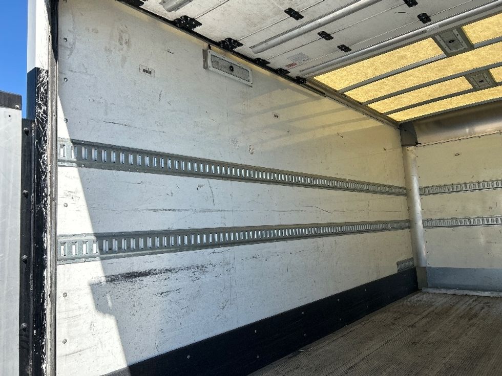 Medium Duty Box Truck-Light and Medium Duty Trucks-Isuzu-2020-FTR-West Sacramento-CA-30,470\n\t\tmiles-$ 58,500 - Image 10