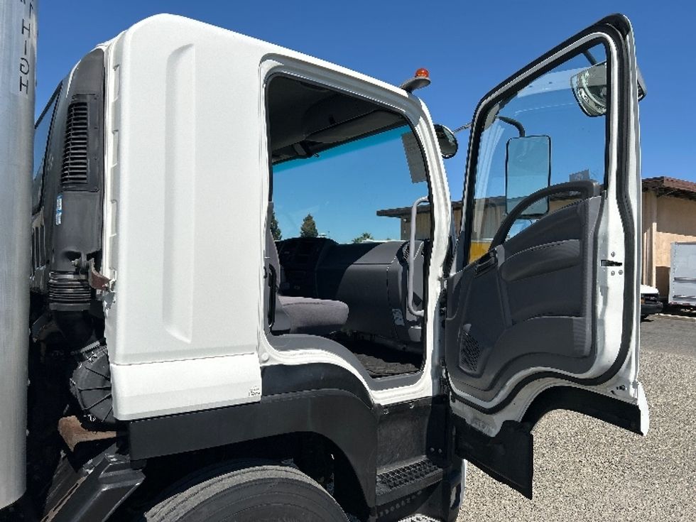 Medium Duty Box Truck-Light and Medium Duty Trucks-Isuzu-2020-FTR-West Sacramento-CA-30,470\n\t\tmiles-$ 58,500 - Image 19