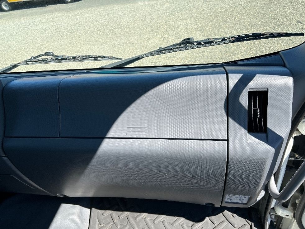 Medium Duty Box Truck-Light and Medium Duty Trucks-Isuzu-2020-FTR-West Sacramento-CA-30,470\n\t\tmiles-$ 58,500 - Image 20