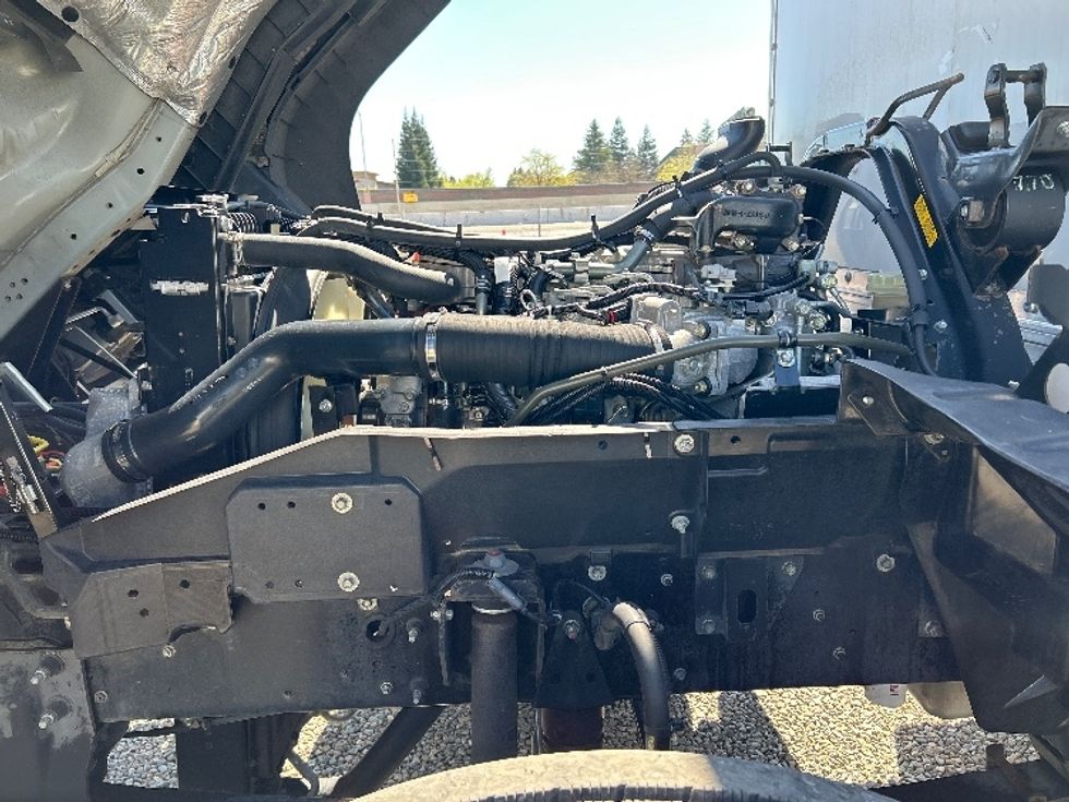 Medium Duty Box Truck-Light and Medium Duty Trucks-Isuzu-2020-FTR-West Sacramento-CA-30,470\n\t\tmiles-$ 58,500 - Image 23