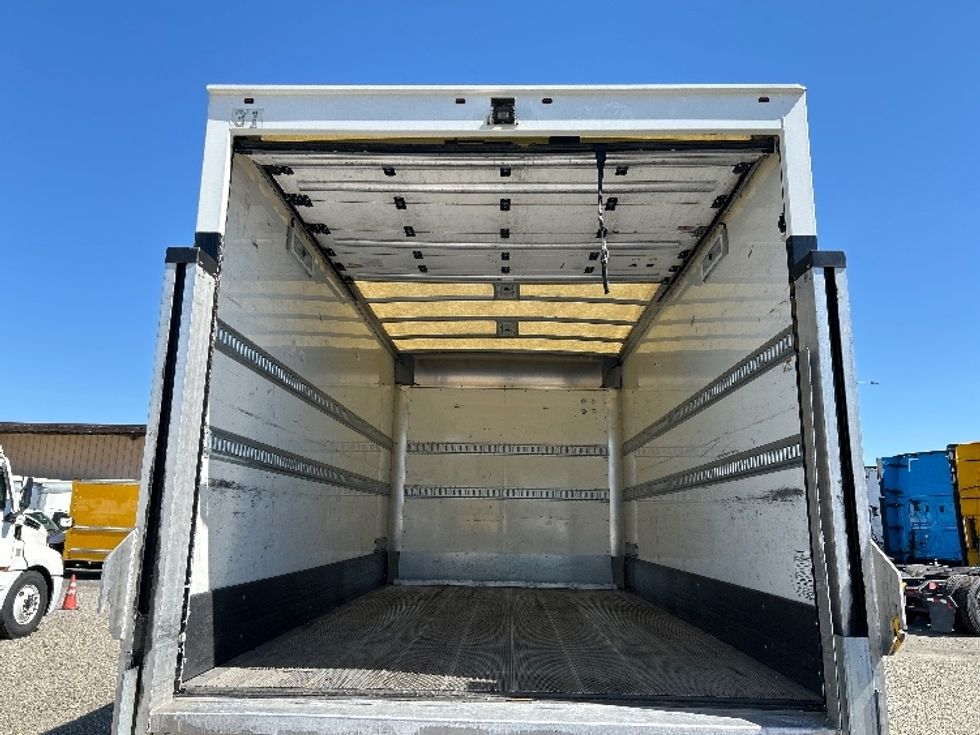 Medium Duty Box Truck-Light and Medium Duty Trucks-Isuzu-2020-FTR-West Sacramento-CA-30,470\n\t\tmiles-$ 58,500 - Image 8