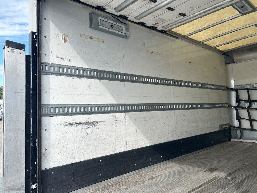 Medium Duty Box Truck-Light and Medium Duty Trucks-Isuzu-2020-FTR-West Sacramento-CA-32,429\n\t\tmiles-$ 39,000 - Image 11
