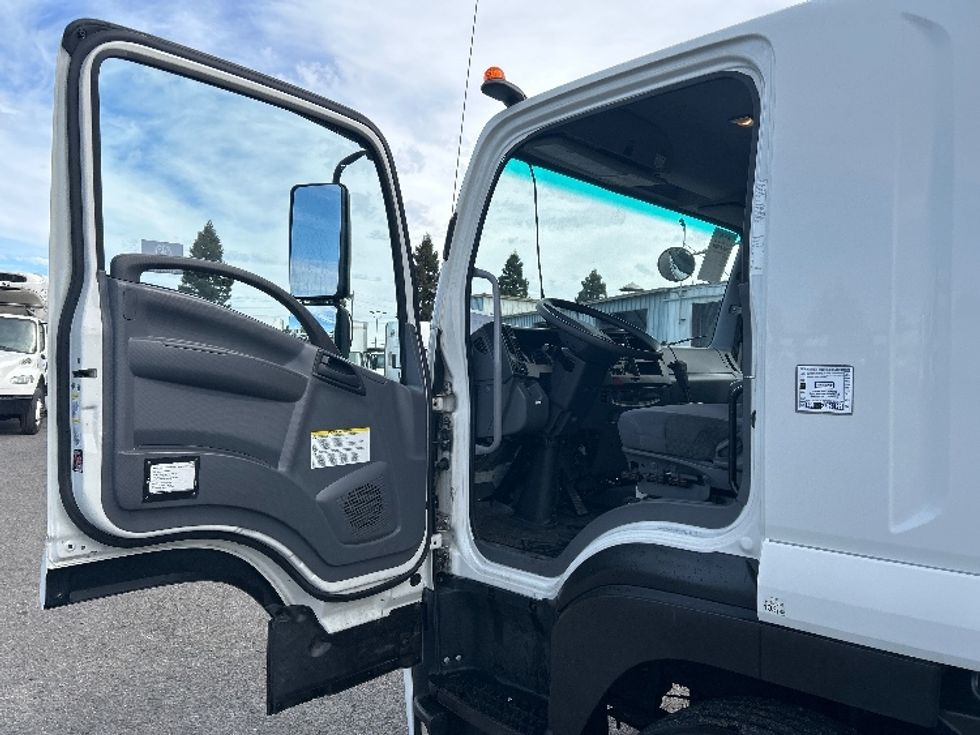 Medium Duty Box Truck-Light and Medium Duty Trucks-Isuzu-2020-FTR-West Sacramento-CA-32,429\n\t\tmiles-$ 39,000 - Image 16