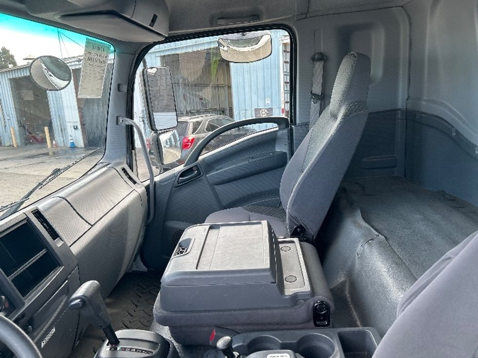 Medium Duty Box Truck-Light and Medium Duty Trucks-Isuzu-2020-FTR-West Sacramento-CA-32,429\n\t\tmiles-$ 39,000 - Image 19